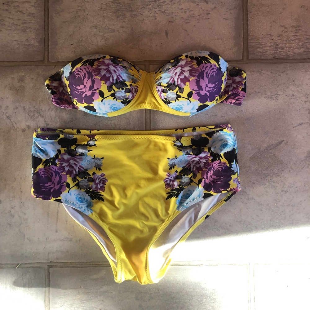 Yellow high wasted bikini